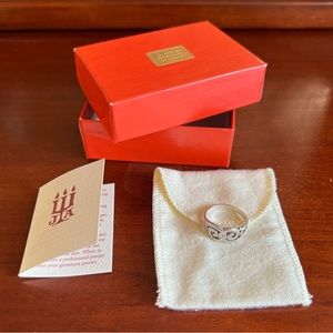 Retired James Avery Gentle Wave ring